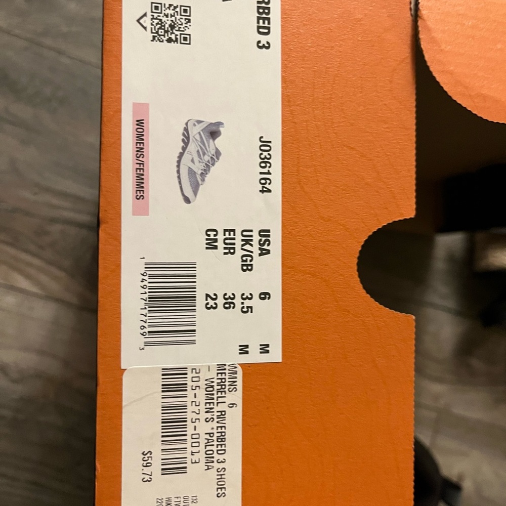 Size six, new with box Merrill riverbed 3 shoes Paloma